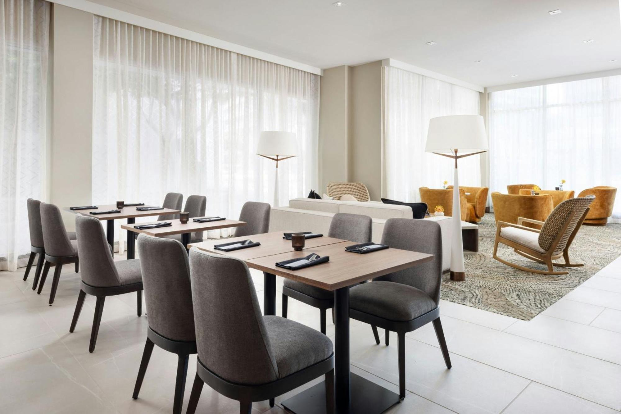 Ac Hotel By Marriott Хонолулу Екстериор снимка