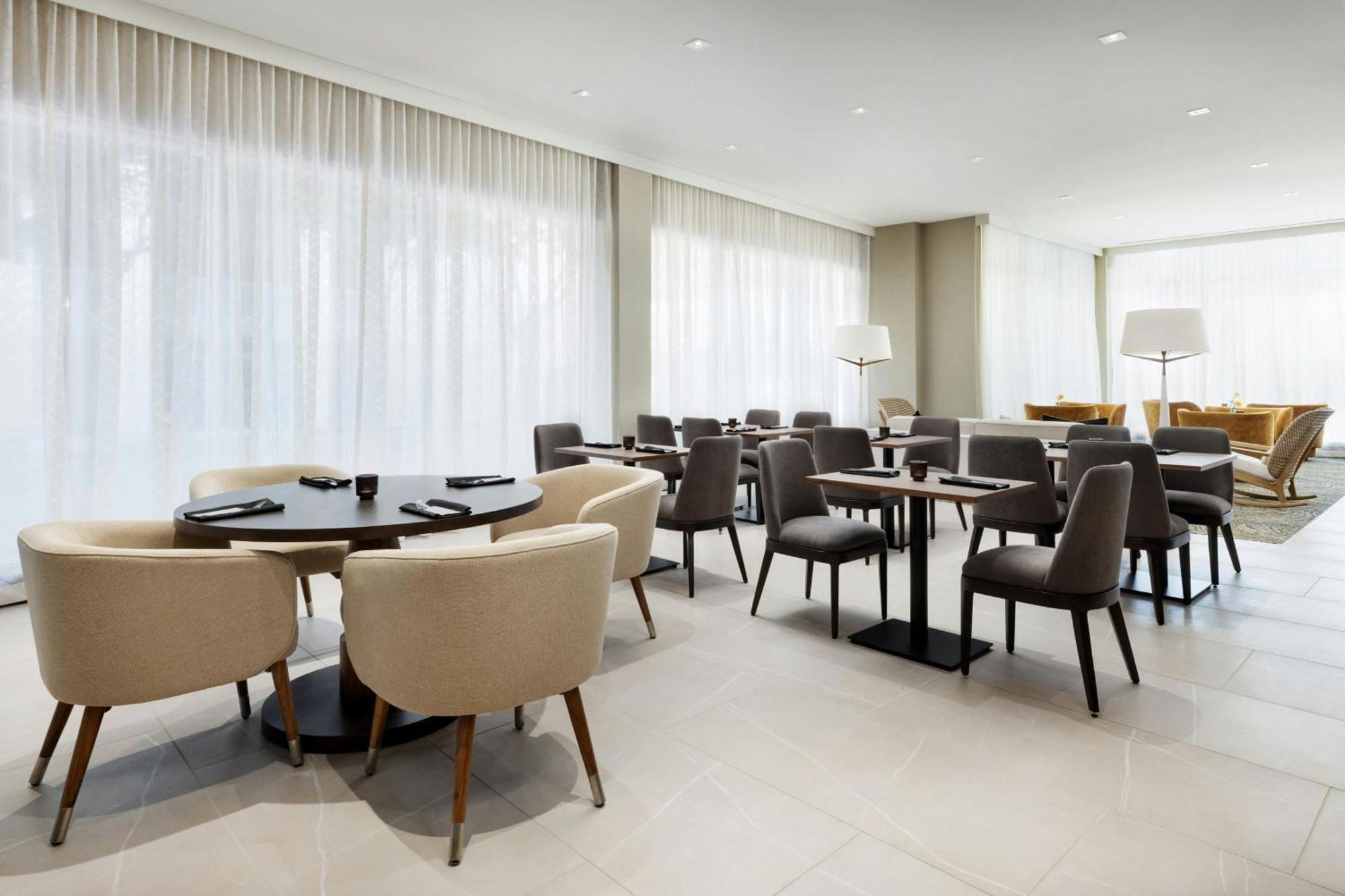 Ac Hotel By Marriott Хонолулу Екстериор снимка